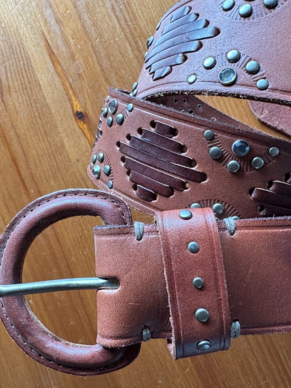 NWT Abercrombie & Fitch Brown Leather Studded Vintage Belt in Large